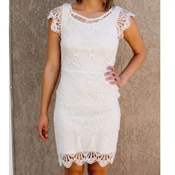 ✨HP✨Off white Crochet Dress✨ - Picture 2 of 3